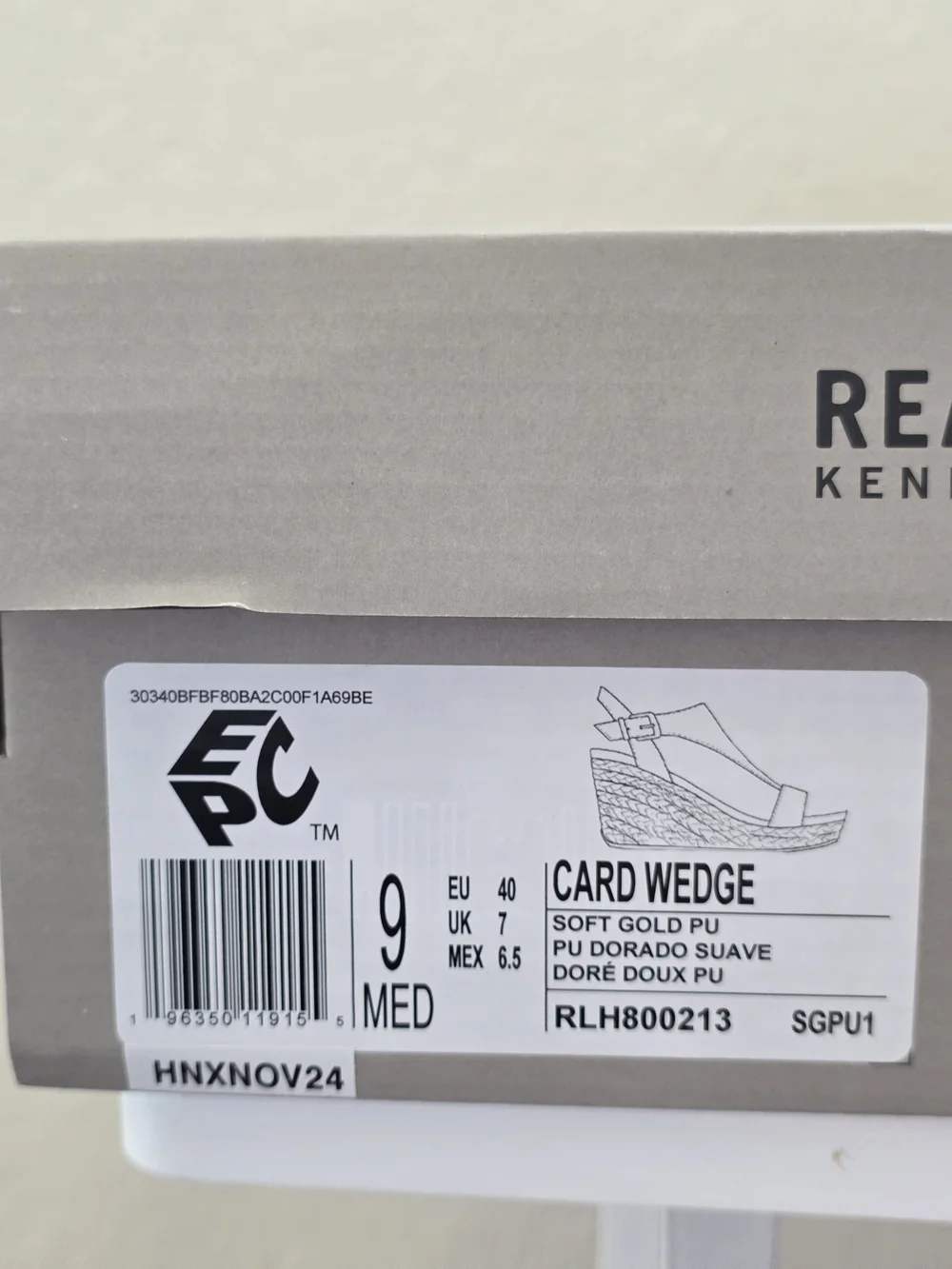 Reaction Kenneth Cole Gold Espadrille Wedge Sandals Size 9